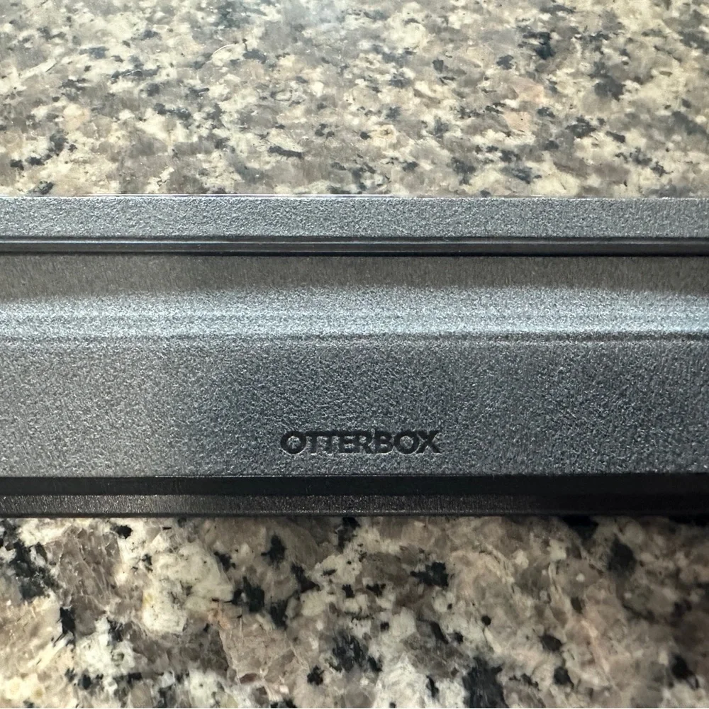 OtterBox SYMMETRY series 360 Black iPad PRO 11inch Cover #0002